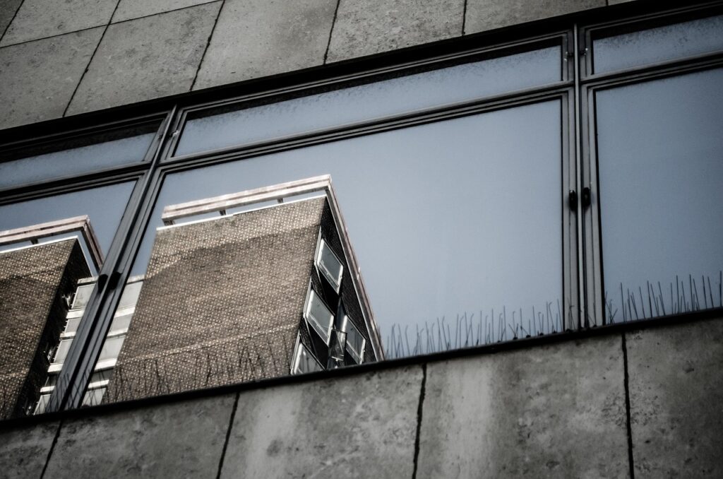 Construcție arhitecturală din beton 